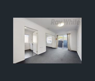 Private and Secure Apartment! - Photo 2