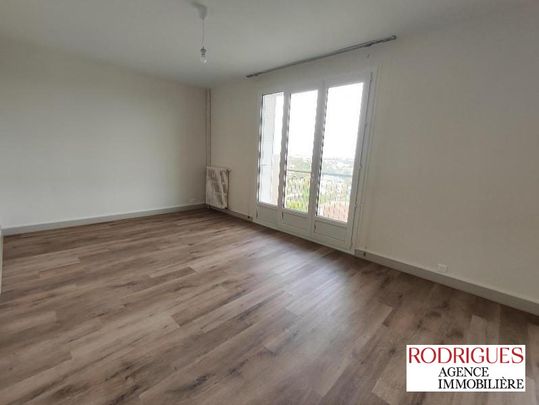 Location Appartement 4 pièces 81m² POITIERS 86000 - Photo 1
