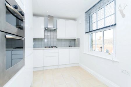 1 Bedroom Apartment - Photo 2