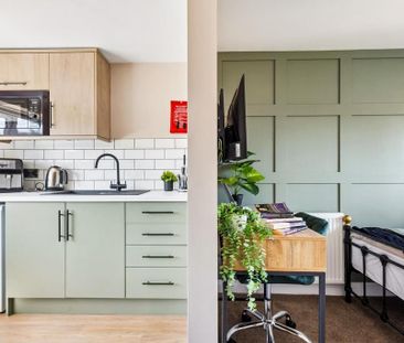 1 bedroom in a house share to rent - Photo 1