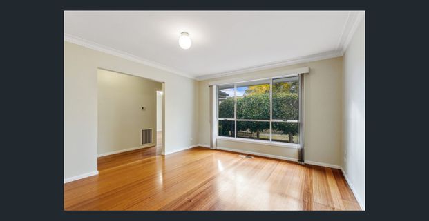 Spacious Home and Superb Location in Keilor East - Photo 1