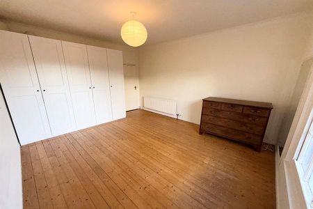 27 Cleaver Avenue, Belfast BT9 5JA - Photo 4