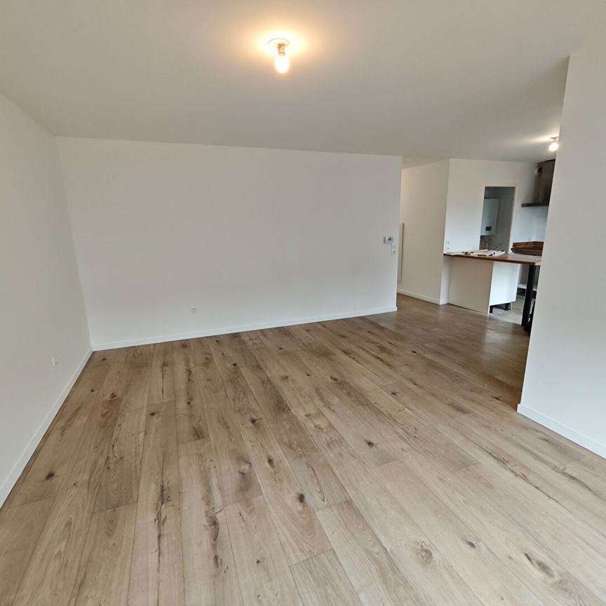 Location Appartement 4 pièces 83m² LILLE 59000 - Photo 1