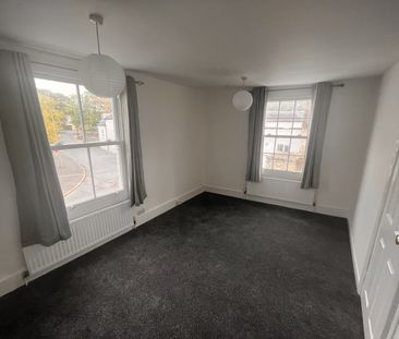 2 bed Semi-Detached - To Let - Photo 4