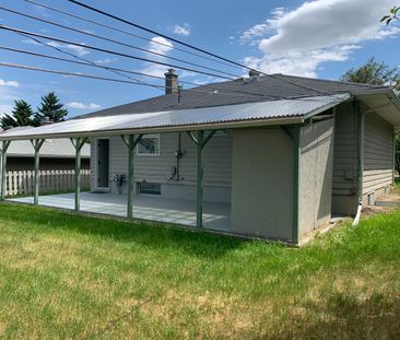 2 bdrms up 2 bdrms down well maintained Main Floor home in Winston ... - Photo 2