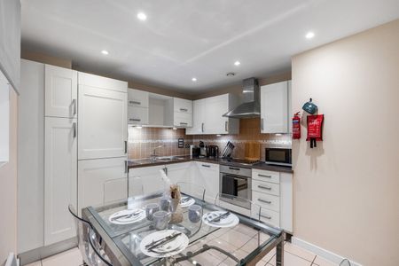 2 Bed Flat, Sharpthorne Court, BN1 - Photo 5