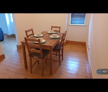 3 bedroom end of terrace house to rent - Photo 2