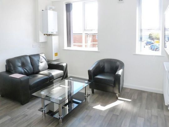 1 bedroom in a flat share to rent - Photo 1