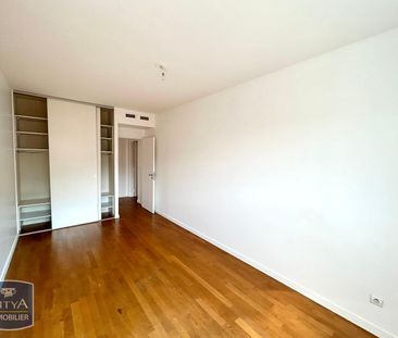 Location Appartement 4 pièces 96m² LYON 6ème - Photo 3