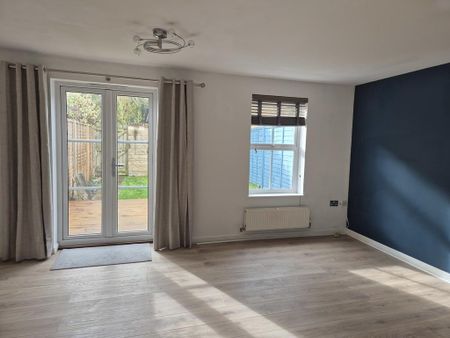 3 bedroom terraced house to rent - Photo 2