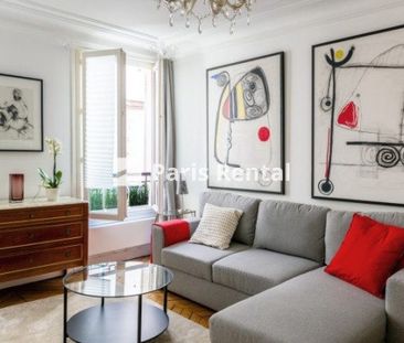 Appartement • Saint Philippe du Roule - Photo 1