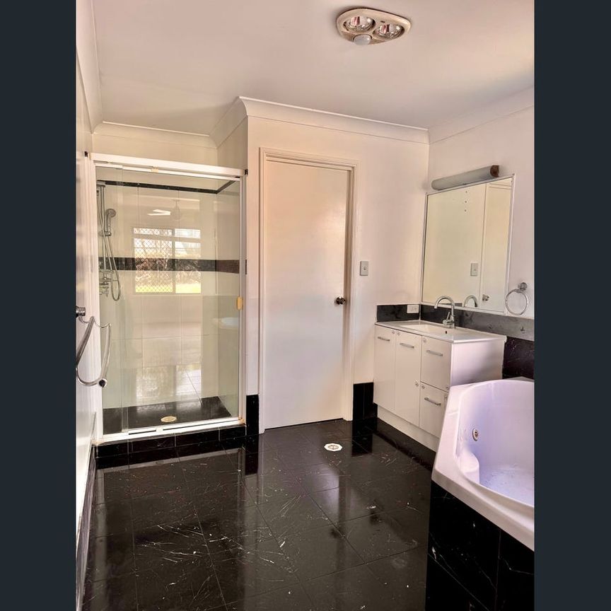 81 Crestwood Drive, Molendinar, Qld 4214 - Photo 1