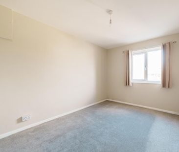 3 bedroom apartment to rent - Photo 4