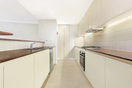 WHISPER QUIET SECURITY APARTMENT WITH LEAFY & PRIVATE OUTLOOK - Photo 3