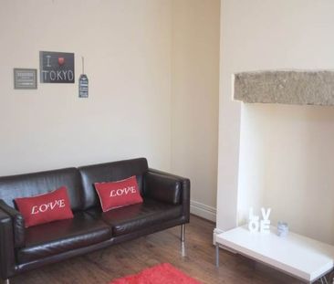 Woodside Avenue (room 3), Headingley, Leeds - Photo 1