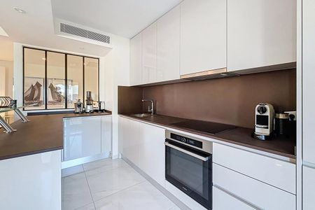 Superbe appartement de 3 pièces rénové avec vue mer - Photo 3