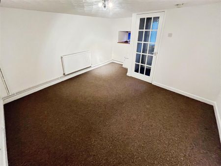 High Street, PORTH - Photo 3