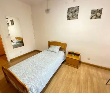 Calle del Cabo Machichaco, Madrid, Community of Madrid 28053 - Photo 6