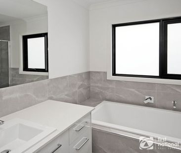 Modern Family Home - Photo 6