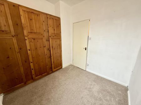 4 bedroom terraced house to rent - Photo 3