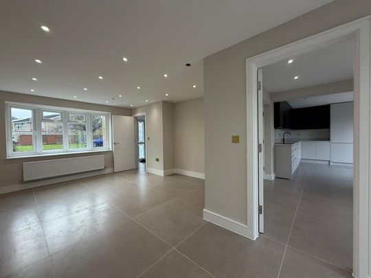 5 bedroom semi-detached house to rent - Photo 1