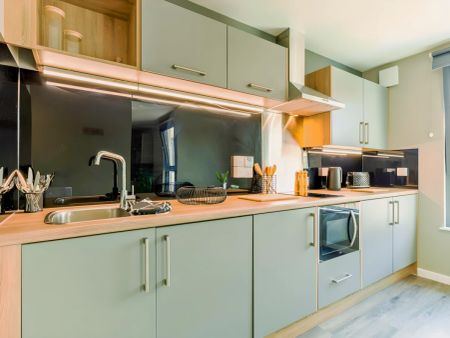 1 Bed Apartment - Photo 4