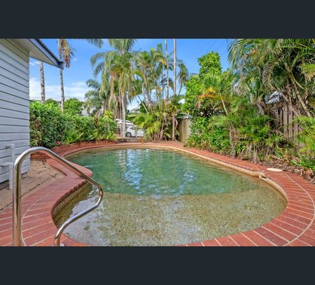 2/5-7 Mintaro Crescent, Woree, Qld 4868 - Photo 5