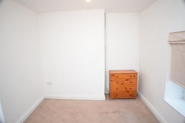 2 bedroom end of terrace house to rent - Photo 1