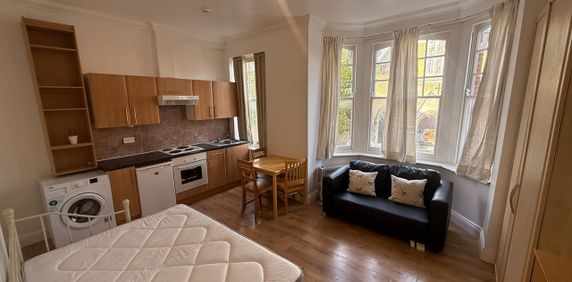 Studio Flat, Mazenod Avenue, NW6 - Photo 2