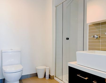 Master bedroom *1801 - Photo 5