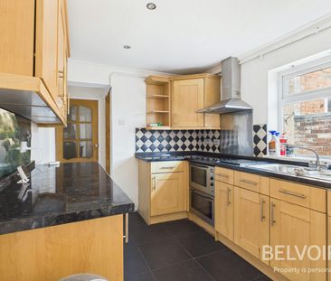 Terraced House to rent on - Photo 5