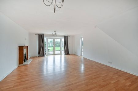 Winchilsea Crescent, West Molesey, KT8 - Photo 5