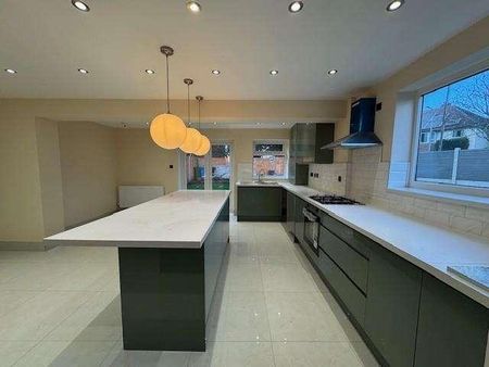 Brandon Avenue, Heald Green, SK8 - Photo 5