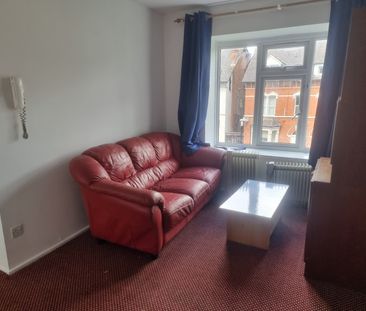 Studio Flat, York Road, B16 - Photo 1