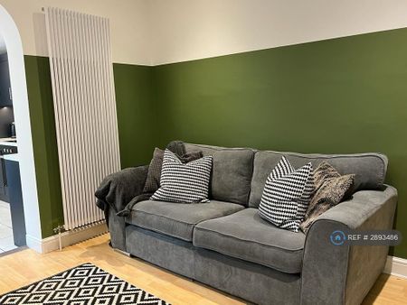 1 bedroom in a house share to rent - Photo 5