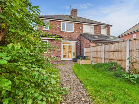 Semi-detached house to rent on - Photo 3