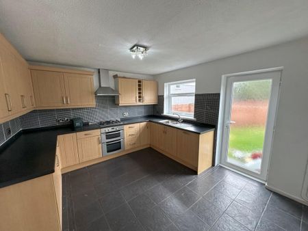 2 bedroom end of terrace house to rent - Photo 5