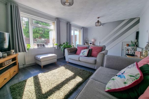 3 bedroom terraced house to rent - Photo 1