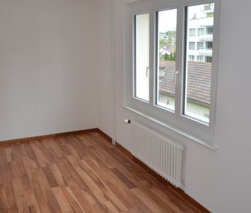 "moderne 3.0 Zimmer-Wohnung an zentraler Lage mit Balkon" - Foto 3