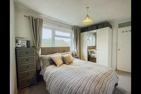 1 Bed Terraced House, Shawley Croft, B27 - Photo 4