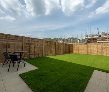 4 bedroom terraced house to rent - Photo 3