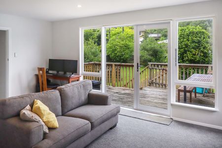 Stokes Valley Living - Photo 3