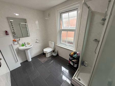 Tennyson Road, SO17 - Photo 4