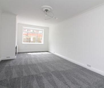 2 bedroom semi-detached house to rent - Photo 2