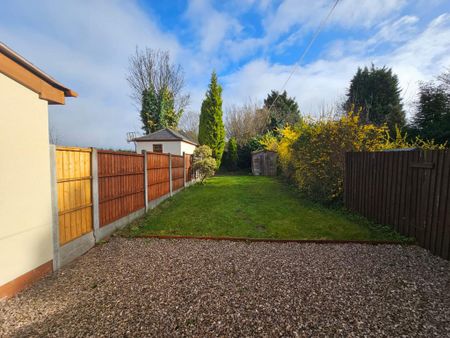 3 bedroom semi-detached house to rent - Photo 2