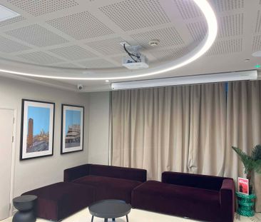 Double Wheelchair Accessible Ensuite - Photo 2