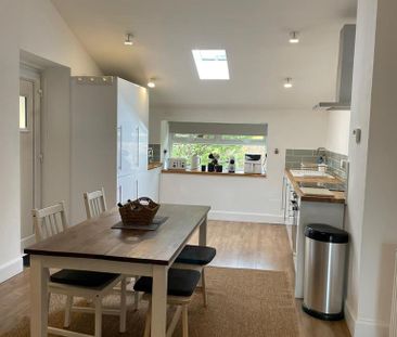 3 bedroom semi-detached house to rent - Photo 6