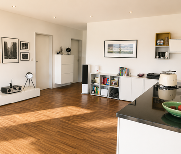 Exklusive 3.5-Zimmerwohnung mit Panoramaaussicht und Doppelgarage inkl. E-Ladestation - Photo 2