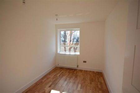 East Street, Epsom, Surrey, KT17 1EB - Photo 3