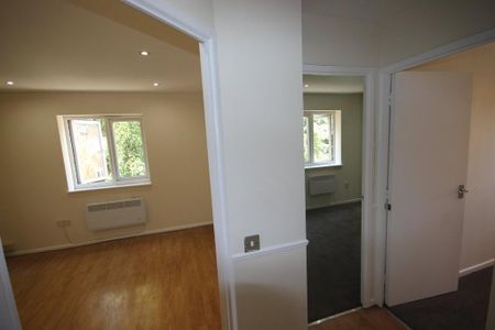 2 bedroom apartment to rent - Photo 2